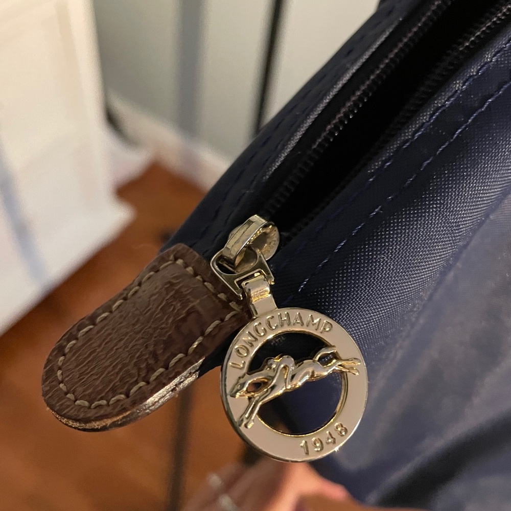 Small Longchamp Le Pliage Nylon Shoulder Tote - Picture 3 of 6
